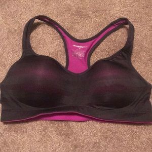 Marika sports bra